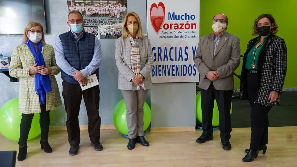La alcaldesa de Motril ensalza la labor de apoyo a pacientes que realiza la asociación Mucho Corazón