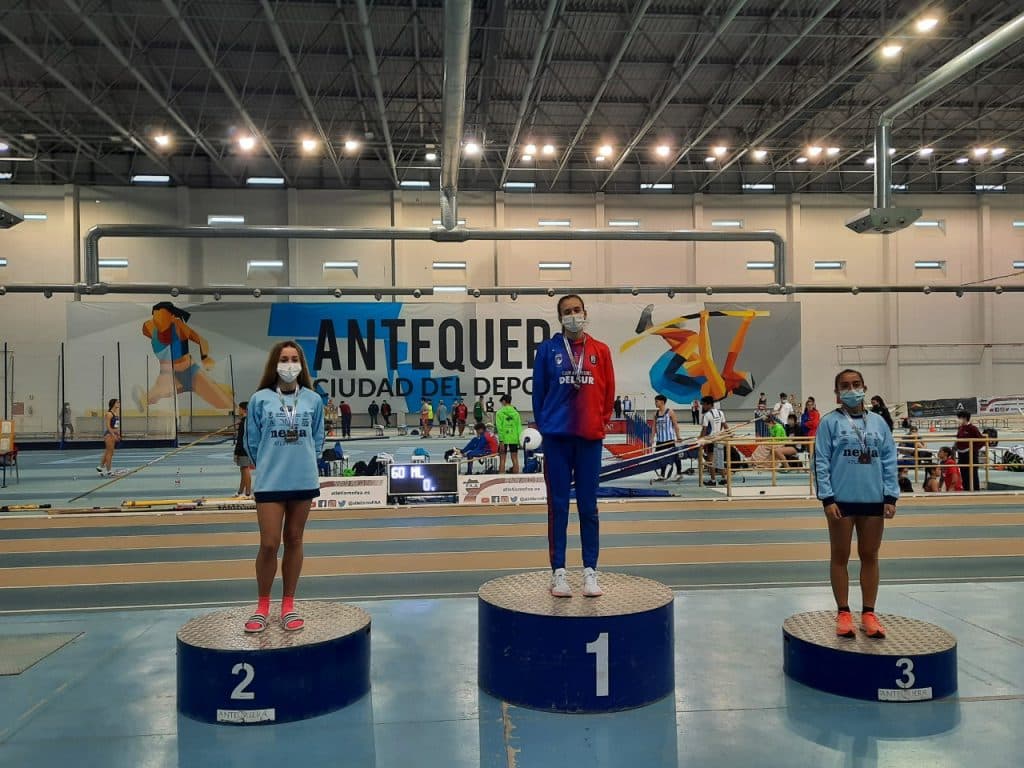 La atleta del Club ‘DELSUR-La Palma’, María Moreno, campeona de Andalucía Sub18 de PC en 800 ml