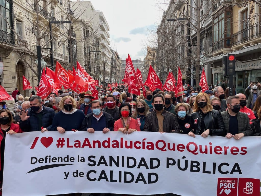 El PSOE Motril reivindica, junto a miles de personas, el refuerzo de la sanidad pública