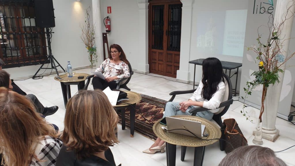 Medio centenar de mujeres empresarias y profesionales inician en la provincia de Granada ‘El Vuelo de la Libélula’