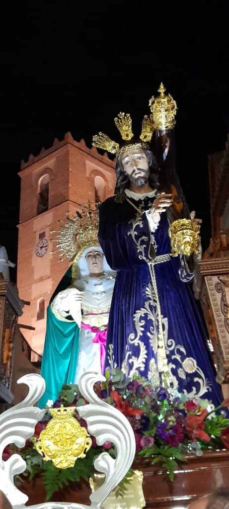 Nazareno y Esperanza imponen fervor en su camino al Calvario