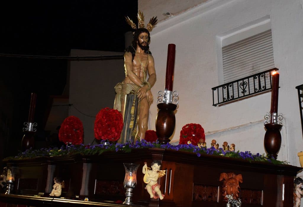 Brillante salida del Santísimo Cristo de la Humildad en la Villa de Salobreña