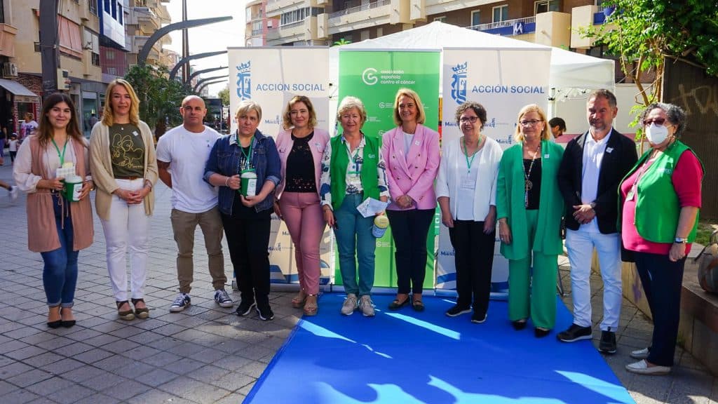 Un año más, Motril iza la bandera de la lucha contra el cáncer en el día de su tradicional cuestación
