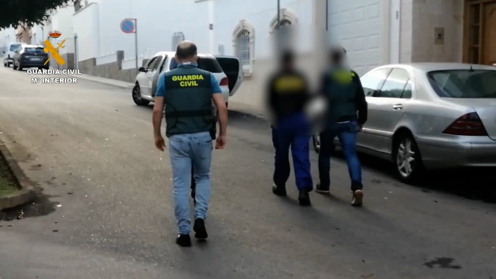La Guardia Civil detiene a un hombre en Almería por cometer más de 40 delitos de abusos sexuales a menores