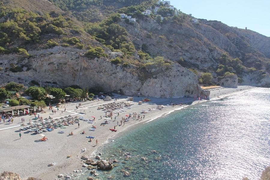 Hallan en el mar el cuerpo sin vida de una persona próximo a la playa de Cantarriján, en La Herradura