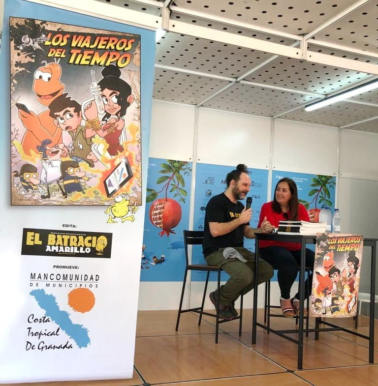 El cómic ‘Los viajeros del tiempo’ se presenta con éxito en la Feria del Libro de Granada