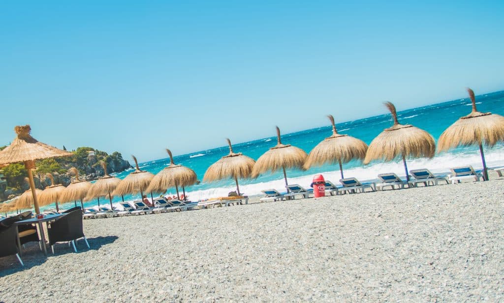 Las playas andaluzas van a vivir este verano el regreso a la “normalidad” con unas previsiones “muy positivas”