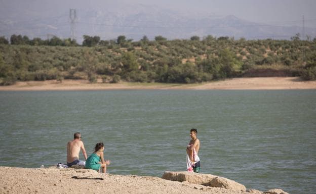 Muere una joven de 19 años ahogada en el pantano de Cubillas de Atarfe