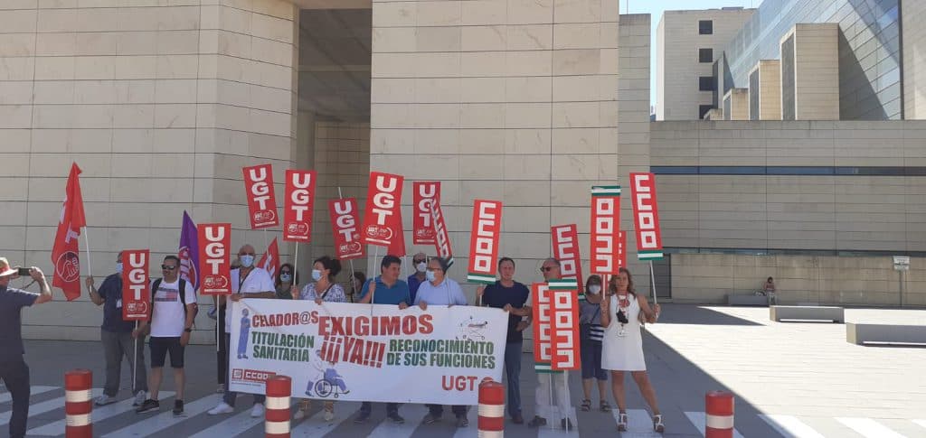 UGT y CCOO exigen en Granada mejoras para el colectivo de celadores del SAS