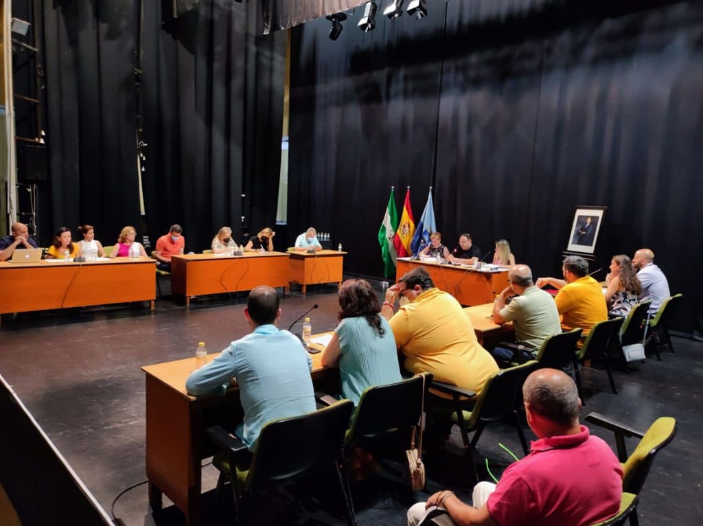 El Pleno de Almuñécar aprueba por mayoría la ampliación del plazo de amortización del préstamo para el Plan de Pago a Proveedores y el Fondo de Ordenación de Entidades Locales
