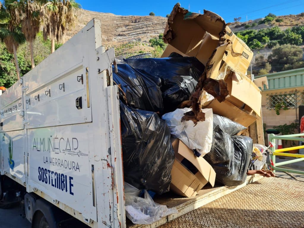 Destruidos unos 1.500 kilos de materia decomisado por la Policía Local sexitana