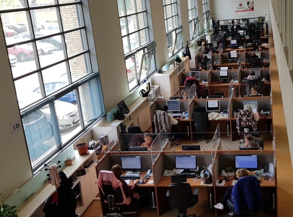 El Servicio de Teleasistencia de la Junta atiende más de 364.000 llamadas en Granada durante el primer semestre