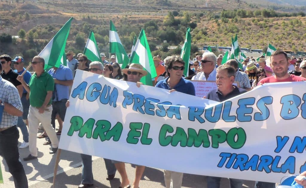 CA exige a Moreno Bonilla que «deje de escurrir el bulto y se comprometa con la solución al problema del agua de los agricultores sexitanos»
