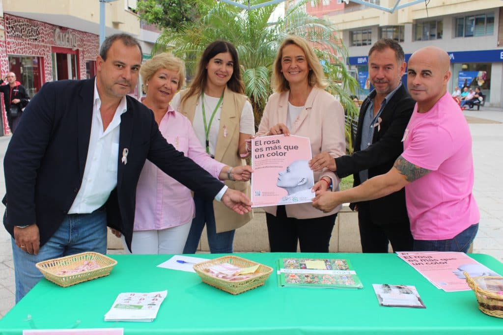‘El rosa es más que un color’: Motril muestra su corazón solidario en el día Mundial Contra el Cáncer de Mama