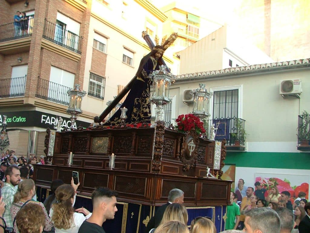 MOTRIL VIBRA CON PASION LA SALIDA EXTRAORDINARIA DE NUESTRO PADRE JESUS NAZARENO