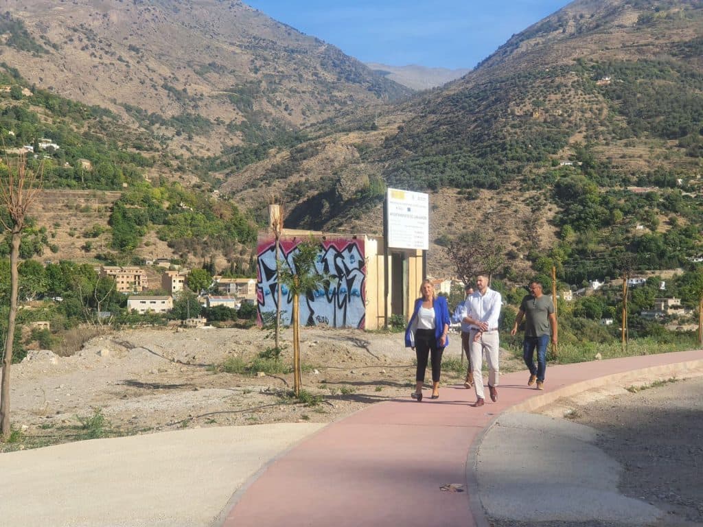 Lanjarón ejecuta la tercera fase de la Ruta Turística Biosaludable con 136.500 euros del PFEA