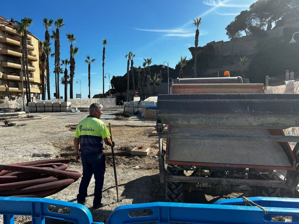 Almuñécar reinicia las obras de remodelación de la plaza de Abderramán en San Cristóbal