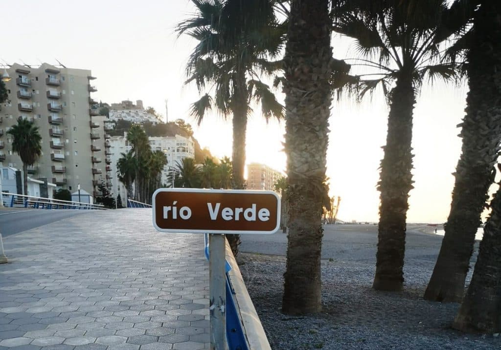 Almuñécar señaliza los nombres de sus ríos