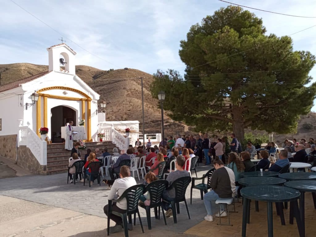 La Virgen Milagrosa se celebra en el anejo rubiteño de Los Gálvez