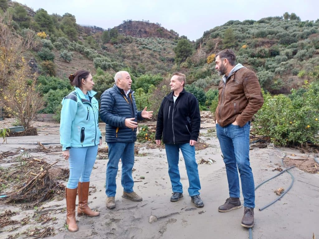 El PSOE lamenta que la Junta “no haya hecho su trabajo a tiempo tras el incendio de Los Guájares, lo que habría evitado en parte los daños en Ízbor”