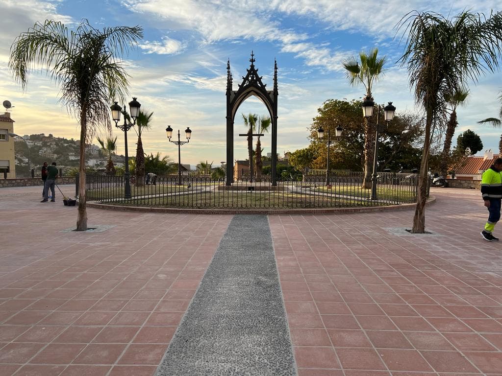Almuñécar inaugura este sábado las obras de reforma de la plaza Mirador de la Santa Cruz del Barrio San Sebastián