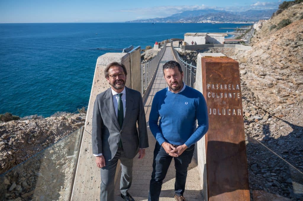 Granados asegura que el puente colgante de Torrenueva es “toda una referencia turística de la Costa Tropical”