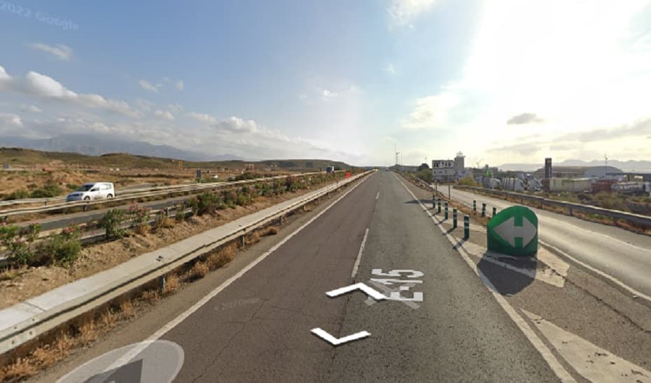 Cinco personas resultan heridas en un accidente de tráfico en Almería (A-7)