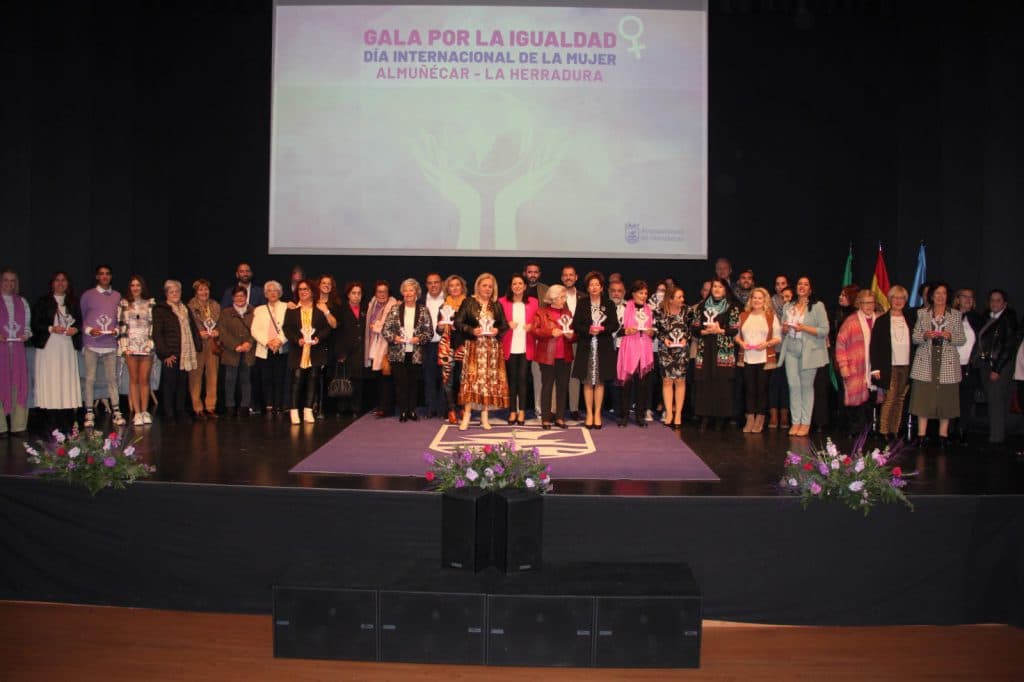 Almuñécar entrega 18 galardones por la igualdad en el Día Internacional de la Mujer