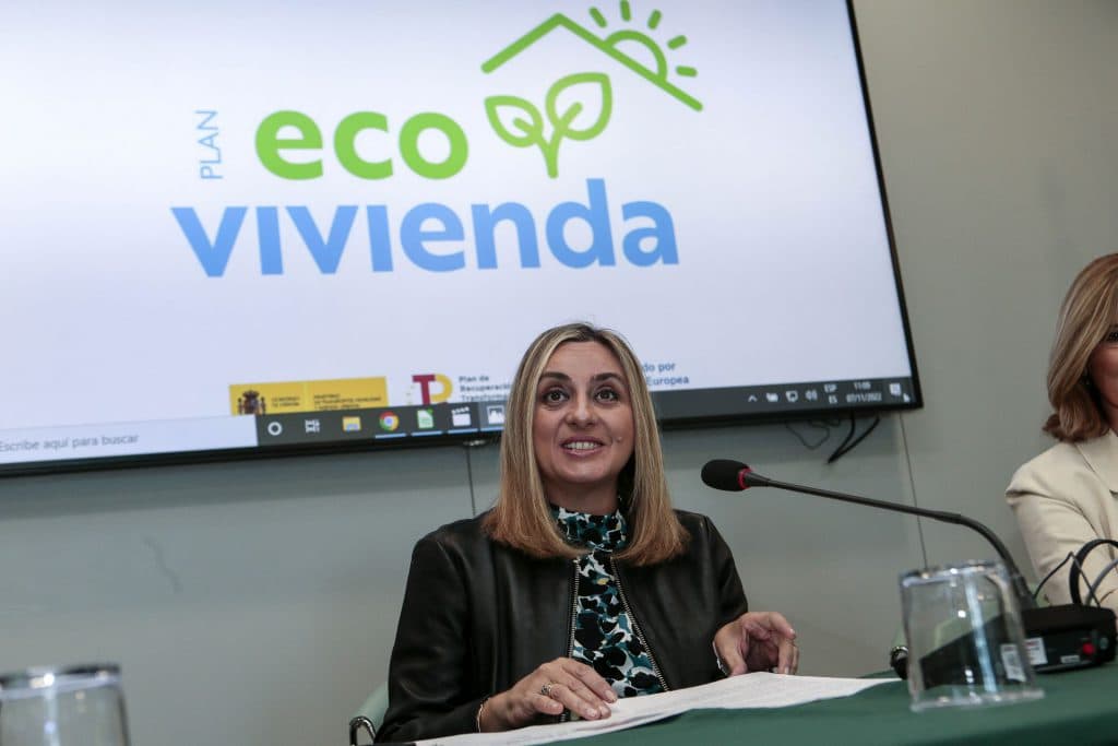 Marifrán Carazo anuncia más fondos para las ayudas para rehabilitar viviendas en Granada