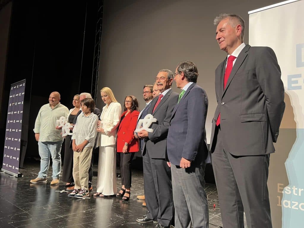 La Gala solidaria de los empresarios (AECOST) brilla con luz propia reconociendo la labor del sector en la Costa Tropical
