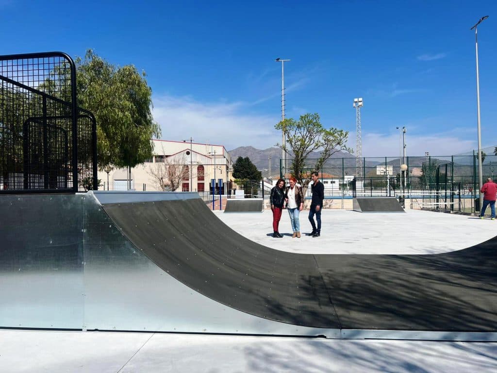 Se abre al público la nueva pista de skate de Salobreña, situada en el Polideportivo municipal