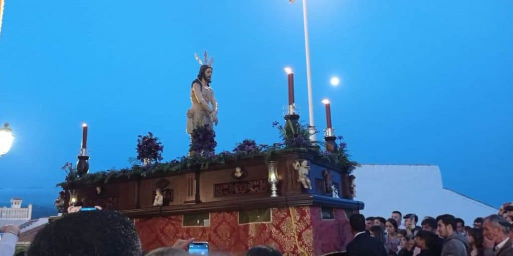 LA COFRADIA DE LA HUMILDAD INAUGURA LOS DESFILES DE SEMANA SANTA EN SALOBREÑA