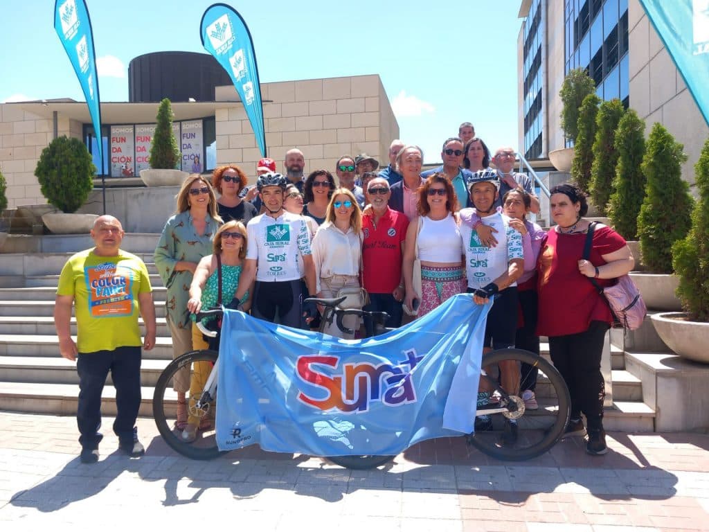 Granada recibe a los ciclistas que han recorrido 1.000 kilómetros por Andalucía para dar visibilidad al suicidio