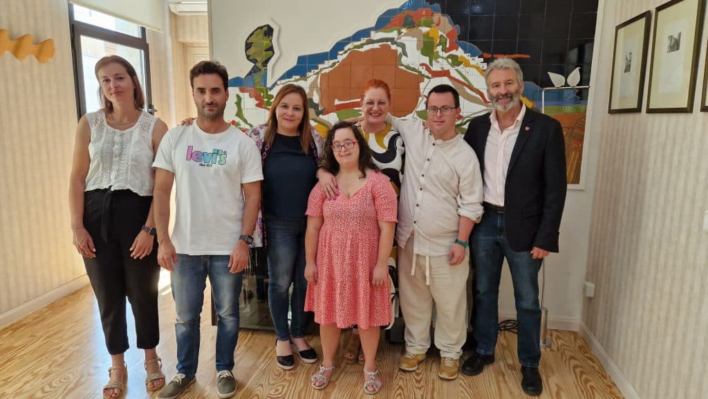 Salobreña renueva el convenio de colaboración con la asociación Granadown