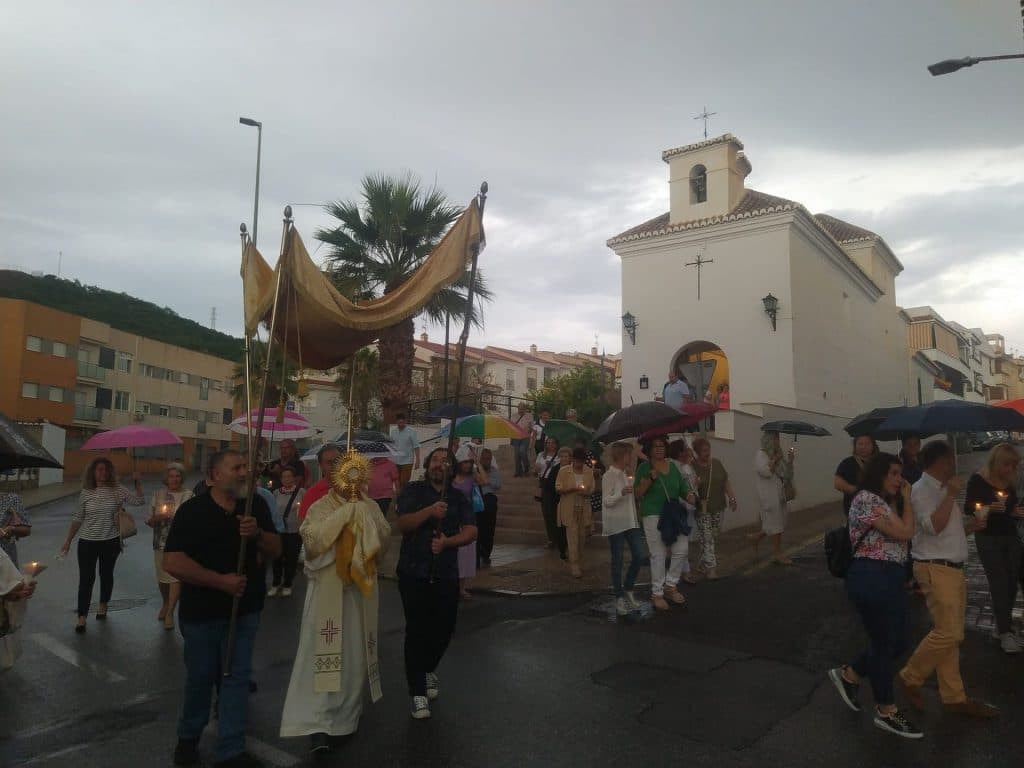 LA PROCESIÓN DE LA ESPIGA HONRA A JESUS SACRAMENTADO POR LAS CALLES DE MOTRIL