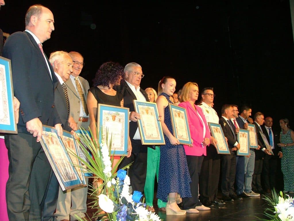 MOTRIL ENTREGA LOS HONORES Y DISTINCIONES DEL AÑO