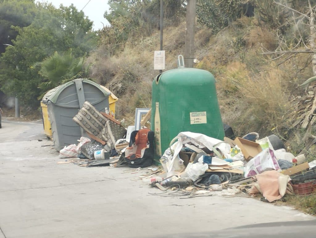 El PSOE denuncia la suciedad y total abandono en la zona de Magdalite y urbanización San Nicolás
