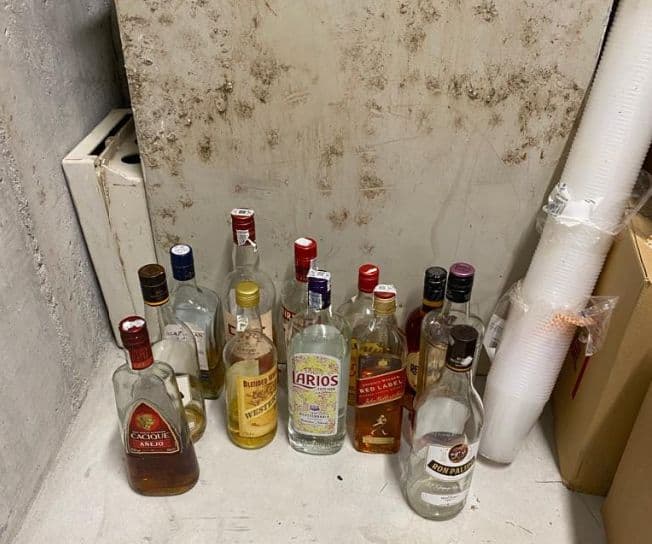 La Policía Local de Motril propone sancionar a 14 personas por hacer ‘botellón’ en playa Granada