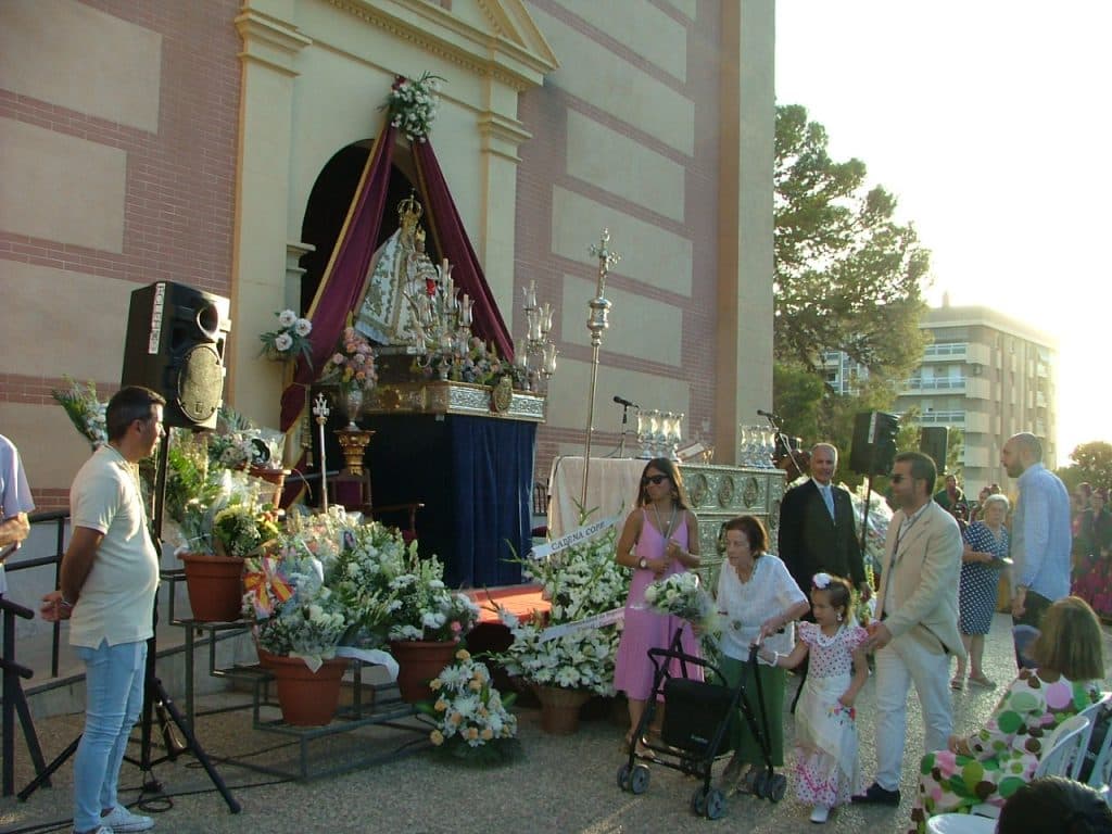 MOTRIL OFRENDA SUS FLORES A LA PATRONA DEL LUGAR