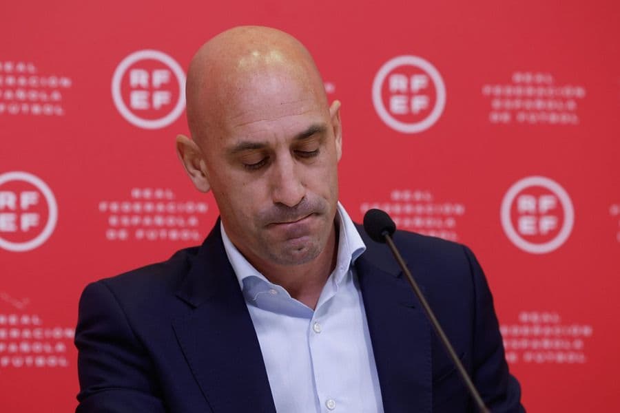 Luis Rubiales ha comunicado a su equipo que mañana presentará su dimisión