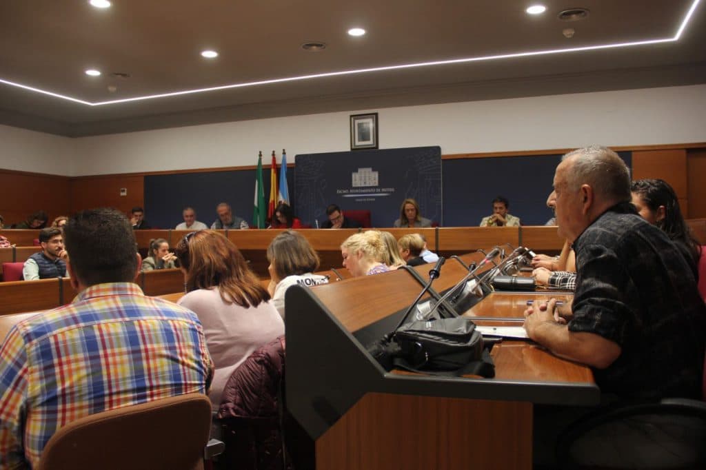 IU: «PP y PSOE aprueban subir el recibo del agua un 5%»