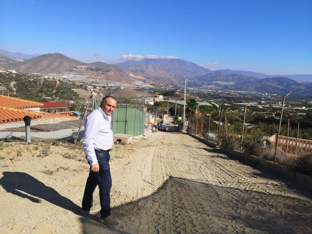 Continúa la campaña de arreglo de caminos rurales en Salobreña