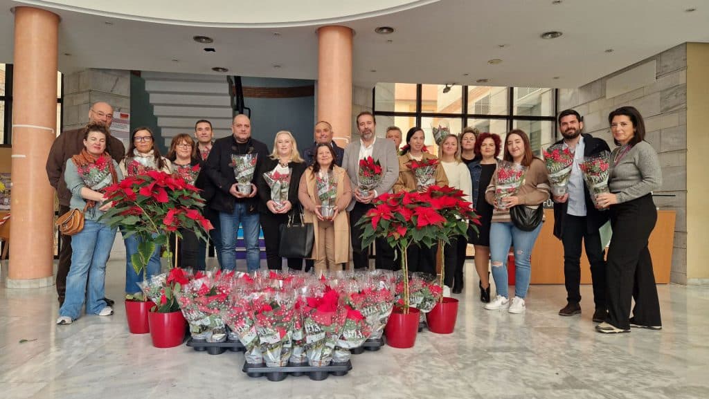 El Ayuntamiento entrega 250 pascueros a los comerciantes de la Villa
