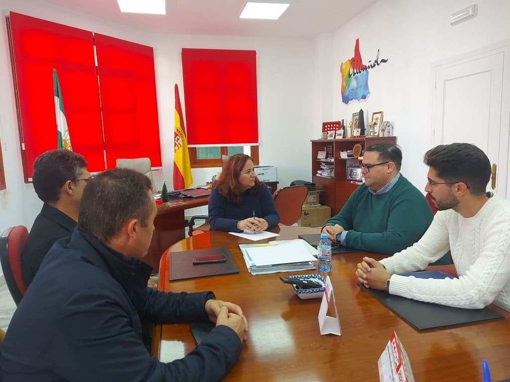 Caballero finaliza las visitas a los 20 municipios de la Mancomunidad de la Costa Tropical en Albuñol y Albondón