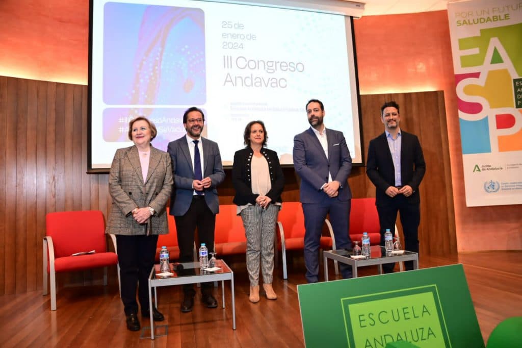 Andalucía vacunará frente al meningococo ACWY a partir del 1 de febrero a los bebés de 4 meses