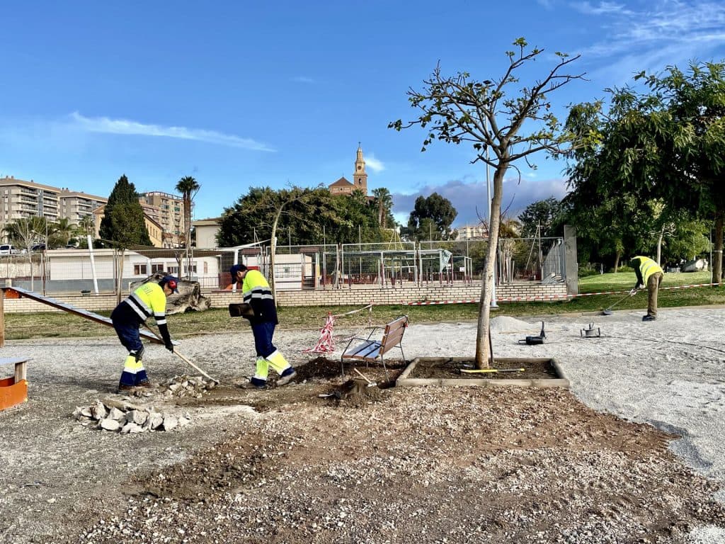 El Ayuntamiento de Motril amplía la zona canina del Parque de los Pueblos de América