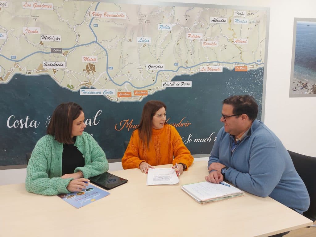 La Mancomunidad de la Costa Tropical contrata a una orientadora de apoyo a mujeres en los ámbitos rural y urbano