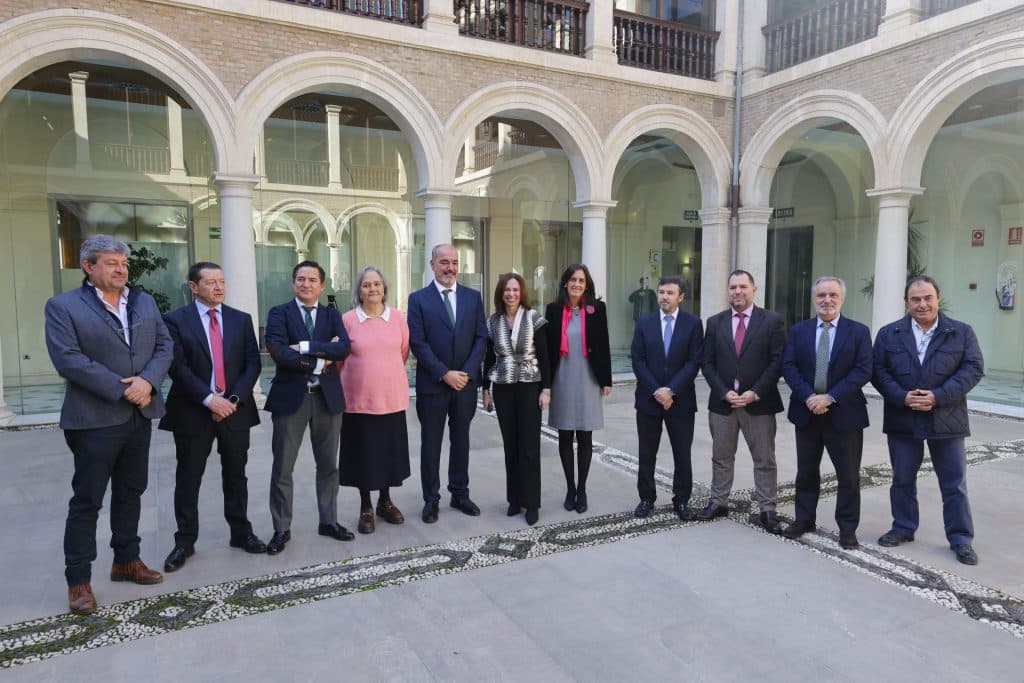 La Junta tiene en marcha actuaciones de desarrollo de suelos para la construcción de 7.350 viviendas