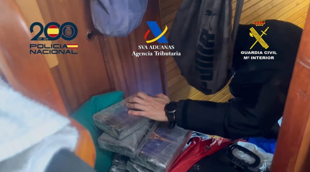 Interceptado en aguas próximas a Cabo Verde un narcovelero que se dirigía a costas españolas con 200 kilos de cocaína
