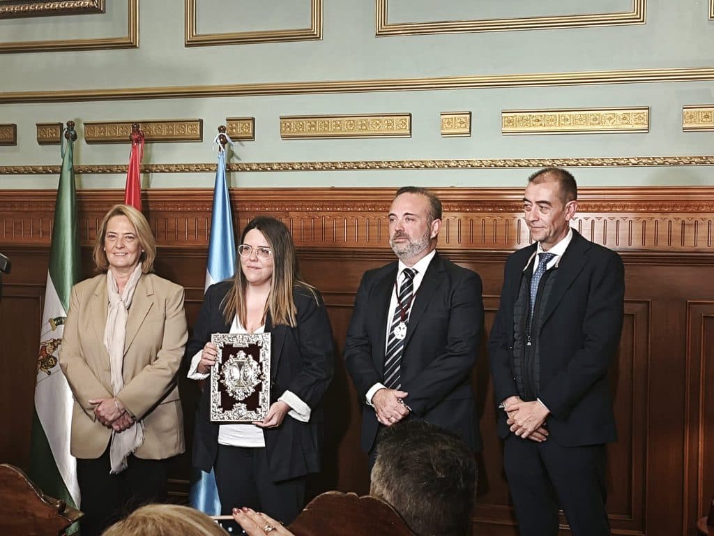 María Romero Escámez recoge las tapas de la Semana Santa